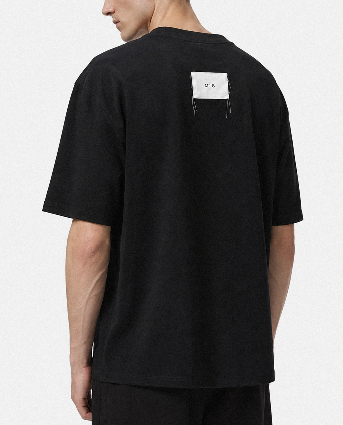 M18 | T-Shirt Santa Lucía | Negro